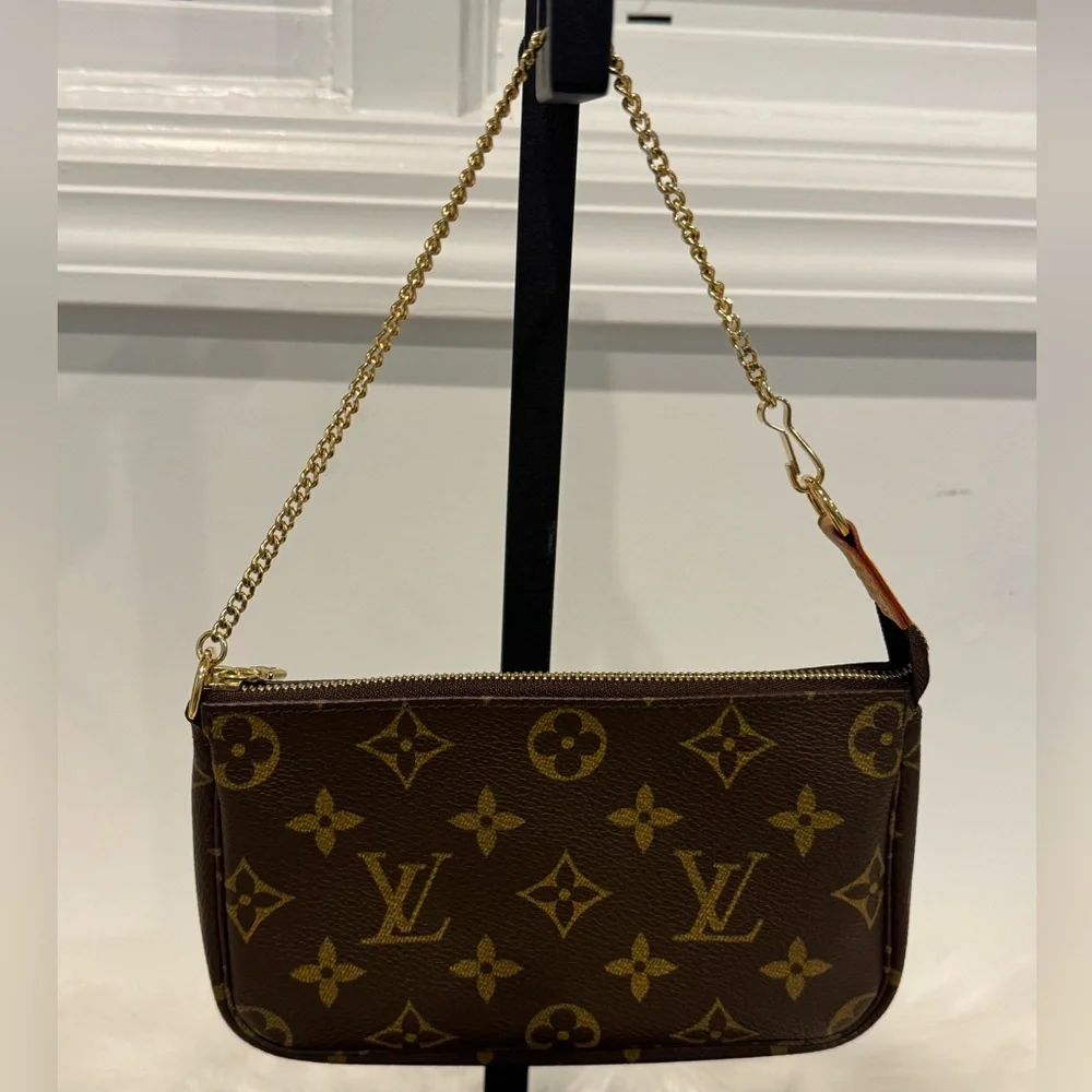 Louis Vuitton Mini Pochette Acessories